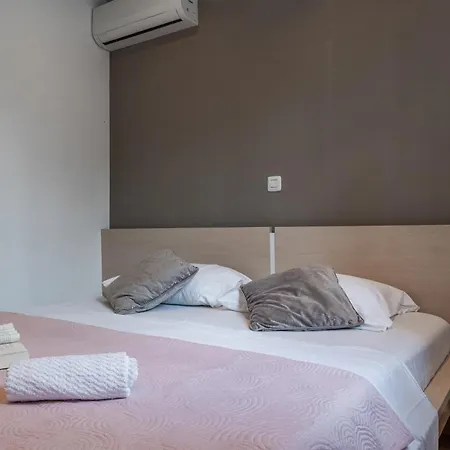 With Parking Space Zadar - 23564 Apartman *
