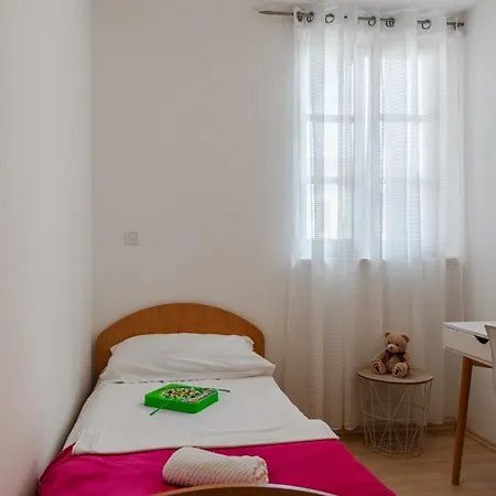 Apartman With Parking Space Zadar - 23564